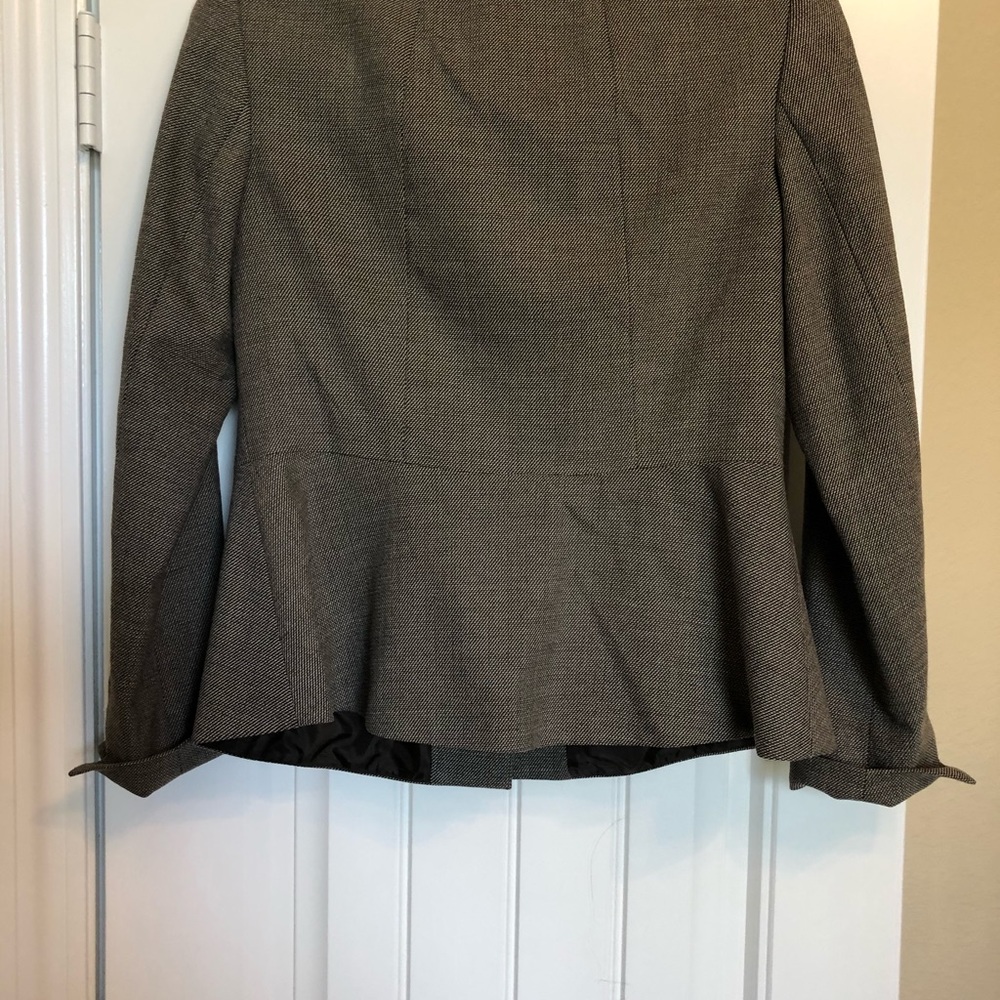 Nice blazer - Picture 2 of 3